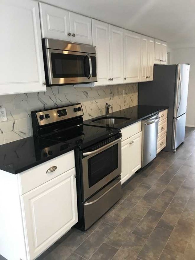Kitchen - 108 1st Avenue