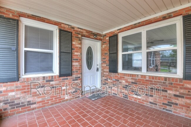 Building Photo - 250 Almon Ct