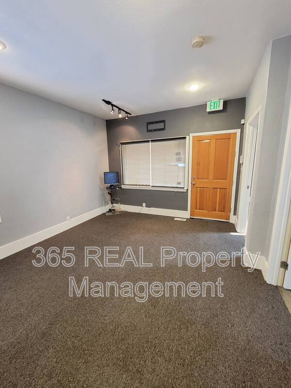 Building Photo - 1503 9th St