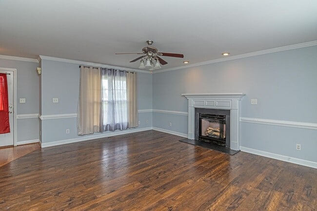 Building Photo - 109 Beatrice Dr