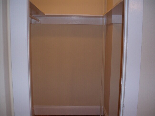 Closet - 1121 Bush St