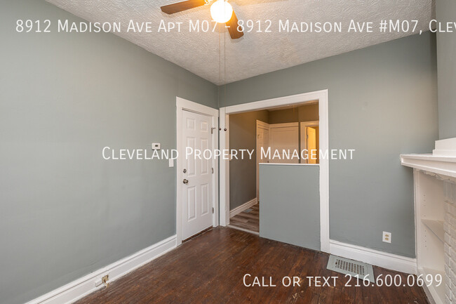 Building Photo - Studio Apartment on the West side of Cleve...