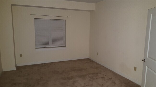 Foto del edificio - 527 Pawtucket St