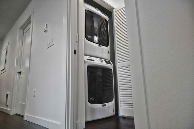 Foto del edificio - 4609 E C St