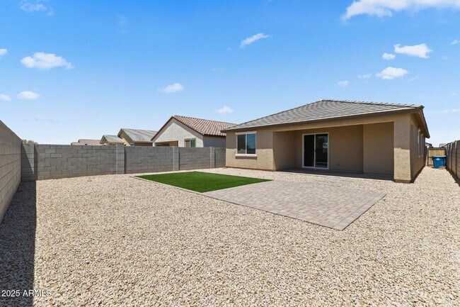 Building Photo - 12219 E Wallflower Ln