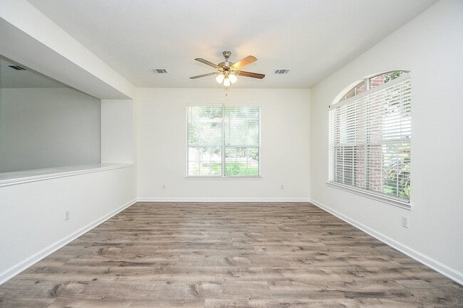 Building Photo - 21610 Woodoak Ct