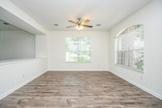Building Photo - 21610 Woodoak Ct