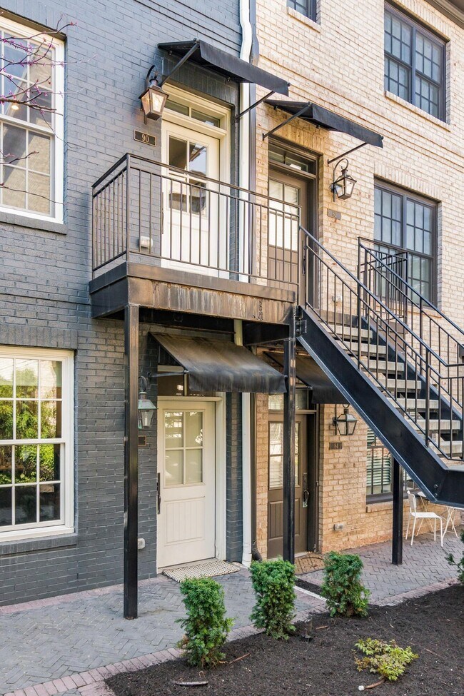 Foto del edificio - 90 Normandy Ave