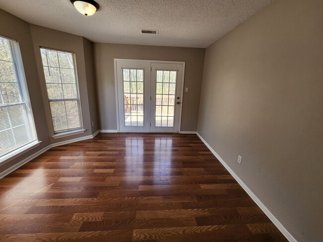 Building Photo - 902 Pheasant Cove