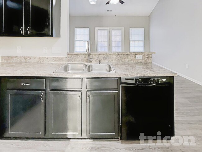 Building Photo - 871 Anchor Way NE