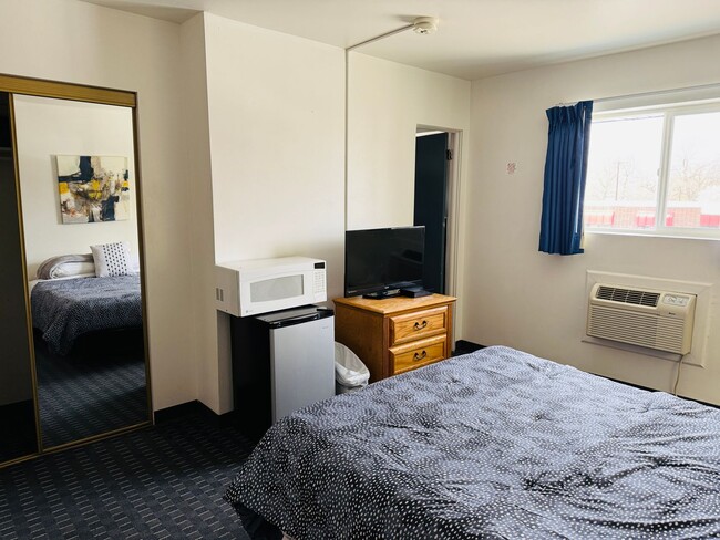 Building Photo - Hospital Corridor: Free Laundry and Off St...