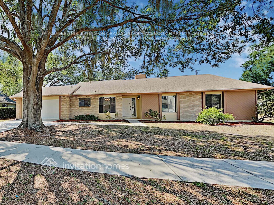 Foto principal - 8201 Helena Dr