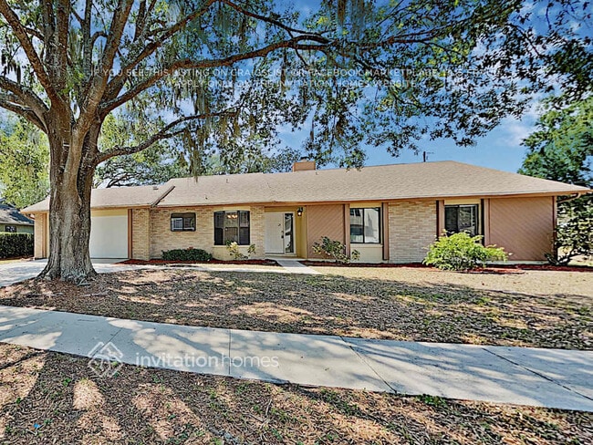 Building Photo - 8201 Helena Dr