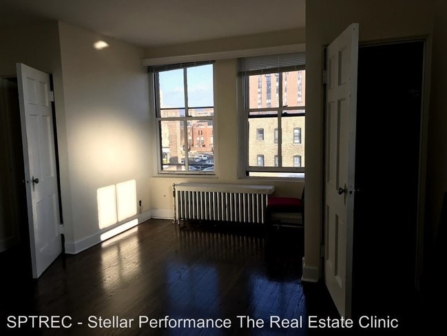 Building Photo - 112 N Marion St