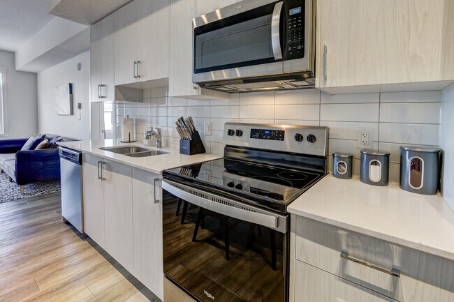 Photo du bâtiment - 3727 Sage Hill Dr NW