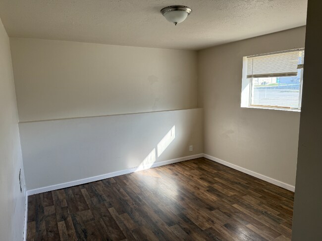 Building Photo - 603 N Fairfield Rd
