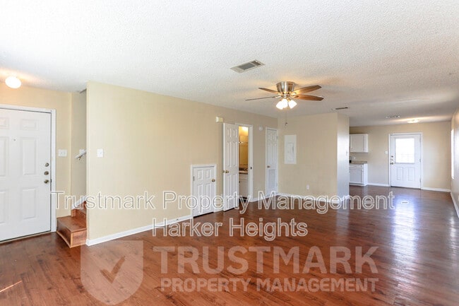 Building Photo - 3103 Courtney Ln