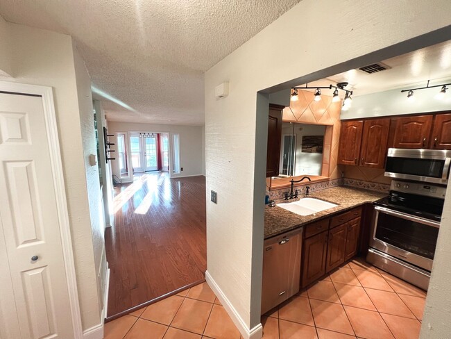 Building Photo - Beautiful Home near the Mall at Millenia