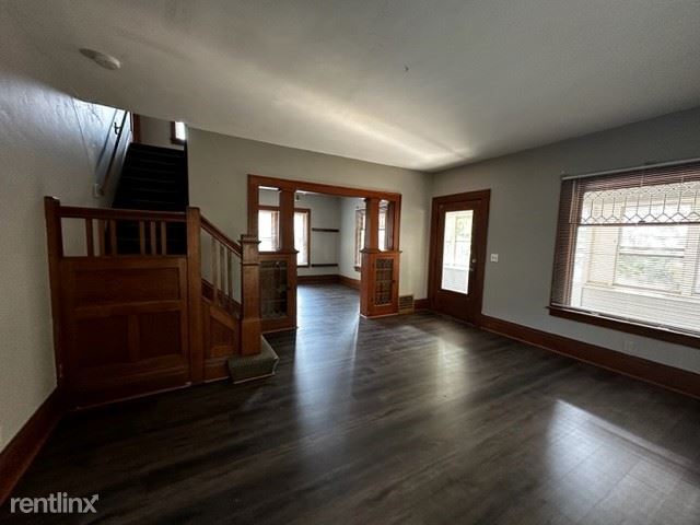 Building Photo - 5 br, 3 bath House - 900 N Dodge St