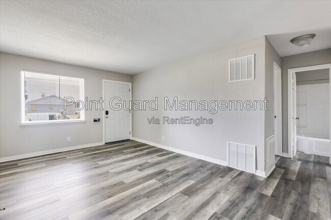 Building Photo - 631 S Hunter