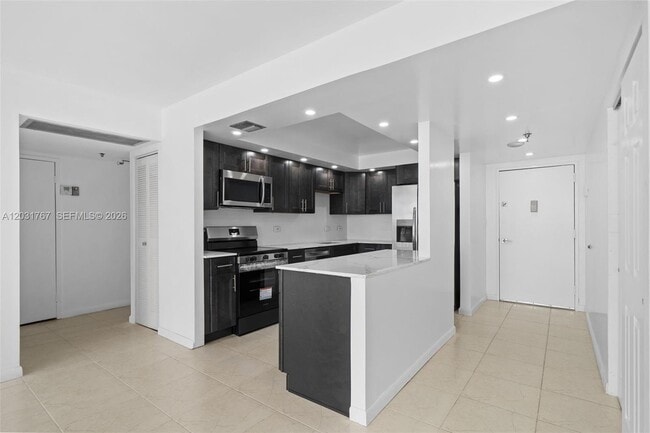 Building Photo - 20505 E Country Club Dr