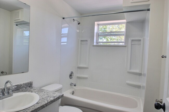 Photo du bâtiment - 141 St. George St