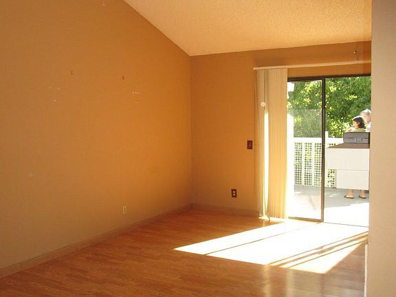Foto del edificio - 3580 Birchwood Terrace