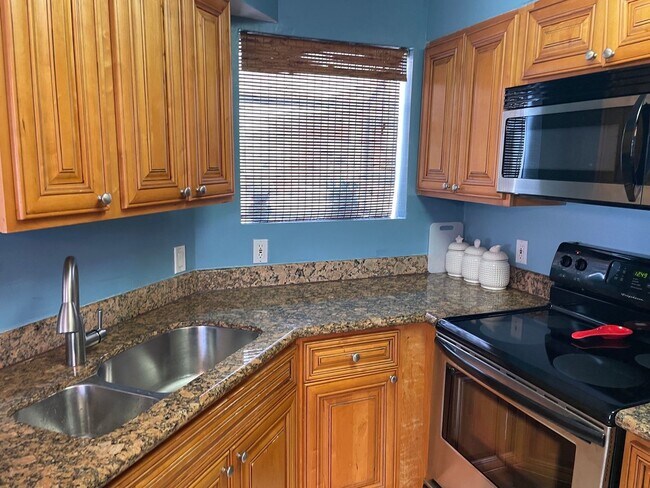 Foto del edificio - 3rd floor Beach Club Condo in Indialantic, FL!