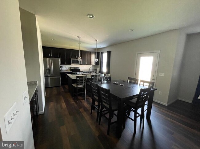 Foto del edificio - 9510 Hillcrest Dr