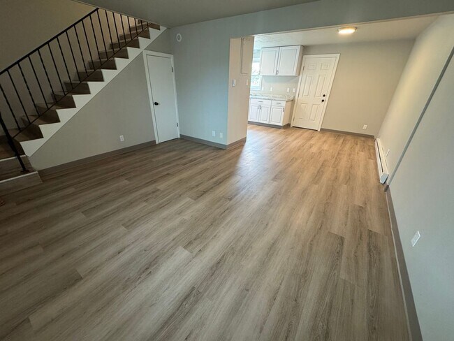 Building Photo - (248) BeVille - 2 Bedroom / 1 Bathroom - T...