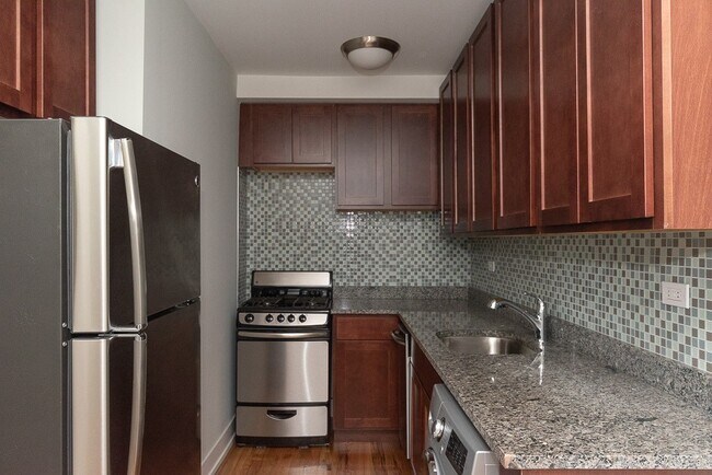 Foto del edificio - 556 W Arlington Pl