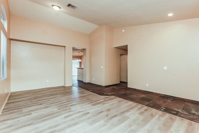 Building Photo - 7519 W Summer Sky Dr