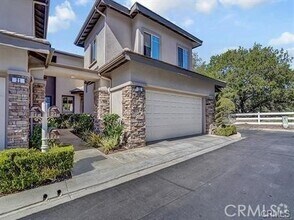 Building Photo - 23 Niblick Ln
