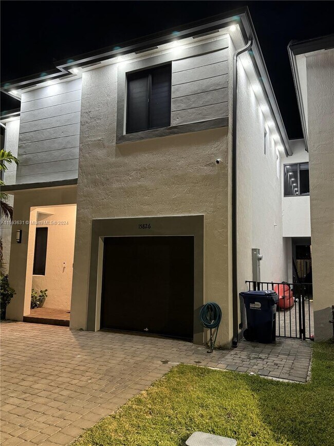 Foto del edificio - 15826 SW 136 Way