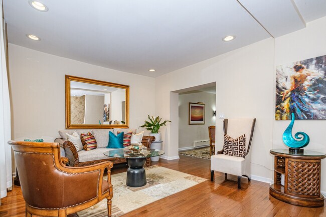 Foto del edificio - 956 Greenfield Ave