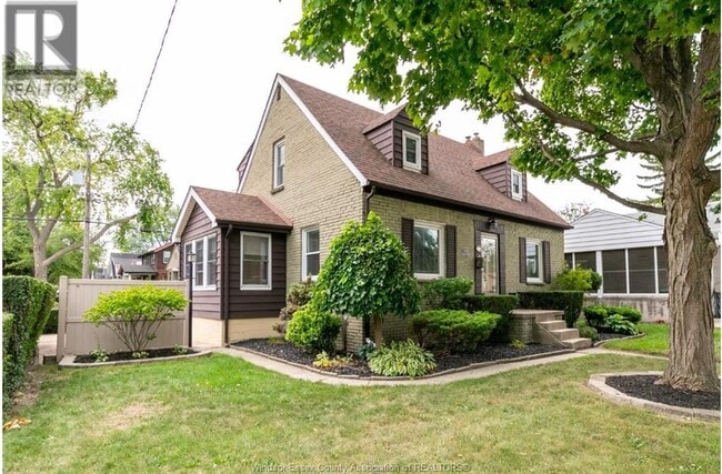 Photo du bâtiment - 7479 Wyandotte St E