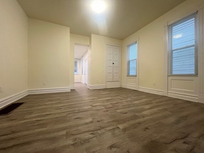 Building Photo - Updated 1BR Apartment Now Available