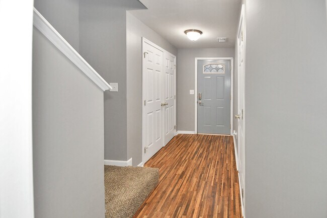 Building Photo - 136 Birds Eye View Dr