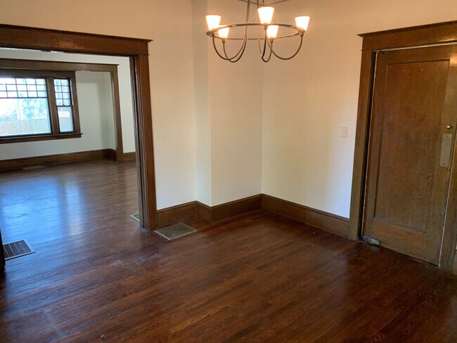 Foto del edificio - Great Home in Raleigh Hills Area