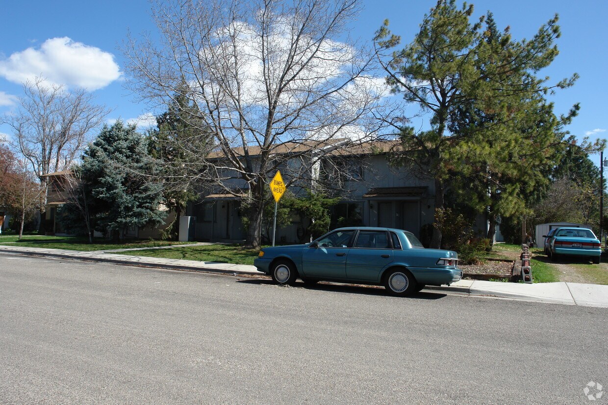 Primary Photo - 1112 S Leadville Ave