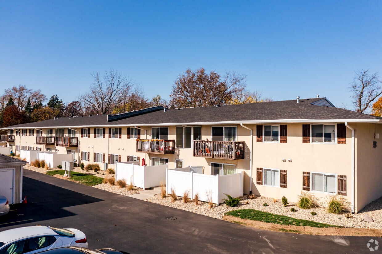 508 N Cass Ave, Westmont, IL 60559 Apartments in Westmont, IL