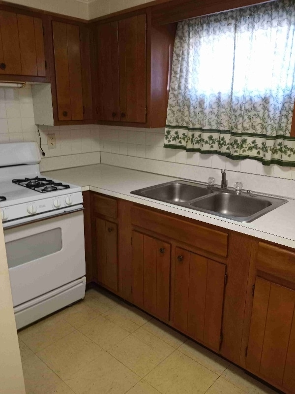 Foto del edificio - 2526 Poplar Ave NW