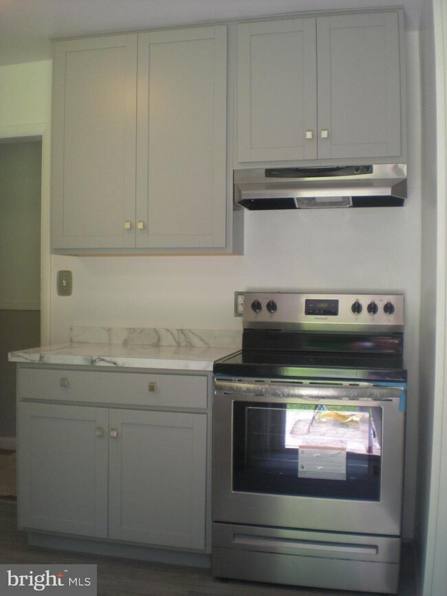 Foto del edificio - 2707 Cedarhurst Rd