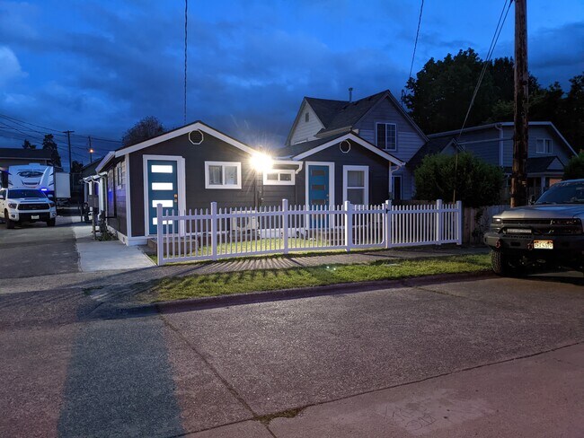 Front of property - 827 10th