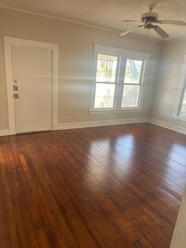 Building Photo - 1412 Burleson Ave