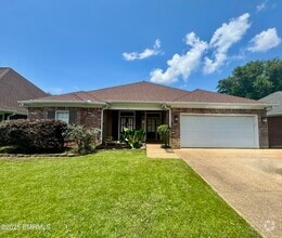 Building Photo - 437 Pinehurst Dr
