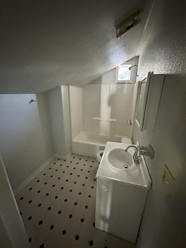 Foto del edificio - 51287 Hatfield Rd