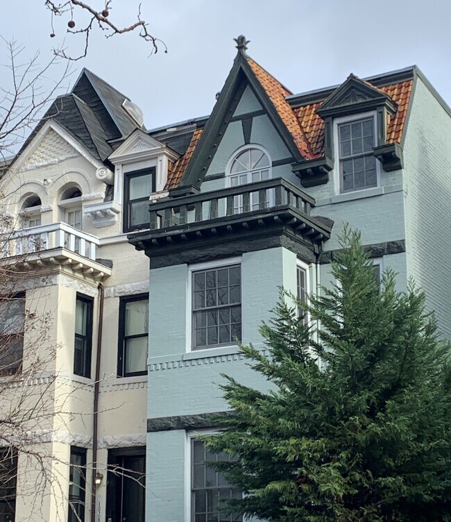 balcony - 1305 22nd St NW