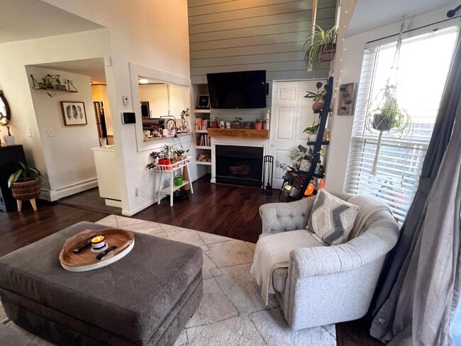 Building Photo - 5362 W 17th Ave