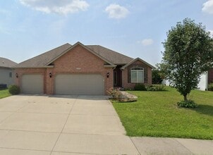 Building Photo - 5735 Victory Dr